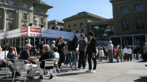 Berne, sur la place fédérale avant l’émission