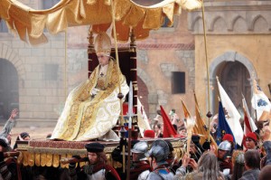 Un nouveau Pape est arrivé : les violences aussi, sans logo rouge. Jeremy Irons en gloire dans “Les Borgias” ( Crédit RTS/CBS paramount)