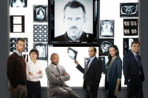 Personnages de la 8ème saison : deuxième depuis la gauche, sa nouvelle équipière (Photo RTS)