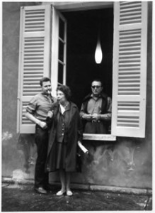 Freddy Buache probablement à Locarno avec Lotter Eisner, qui était alors collaboratrice de la Cinémathéque française et Vinicio Beretta, qui fit du festival de Locarno des années 50/65 une manifestation généreuse pour les jeunes cinéastes.