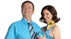 José ( Frédéric Baudy) est un fonctionnaire d'origine espagnol féru du Réal, Liliane( Valérie Karsent- voir aussi "Maison close"), esthéricienne, dépense beaucoup d'énergie pour sauver les apparences.