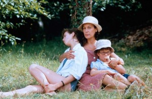 Bernadette Lafont dans "L'indiscrète" de Claude Miller ( 19 )