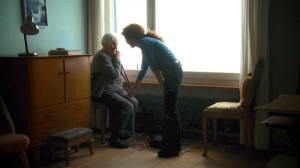 Une aide venue de l'est - rts2 - 20.10.14 - ( Un sujet de Béla Batthyany pour la DRS )