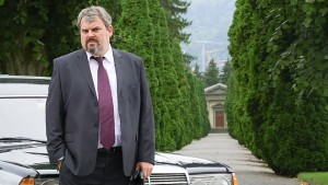 Mike Müller ( Luc Conrad) dans "Der Bestatter" ( Le croque-mort), une série à succès de la SRF