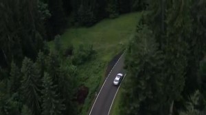 "L'expérience Blocher" : une plongée sur un personnage important, la voiture 