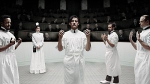Le corps médial dans l'amphithéâtre des oéprations / The Knick ( Photo RTS/HBO)