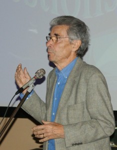 Claude Torracinta, fondateur de "Temps présent", lors de la remise d'un prix de la SRT-Vaud en 2009