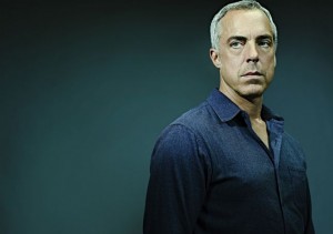 Titus Welliwer, le personnage principal, apparu dans de nombreux films et séries, par exemple "Deadwood", "Prison break", Good wife", "Lost", "Sons of anarchy"...